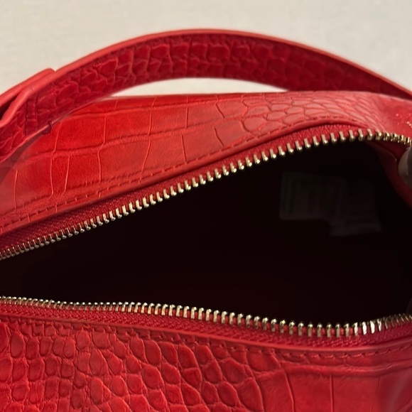 RED lunch box design handbag NEW - Picture 5 of 11